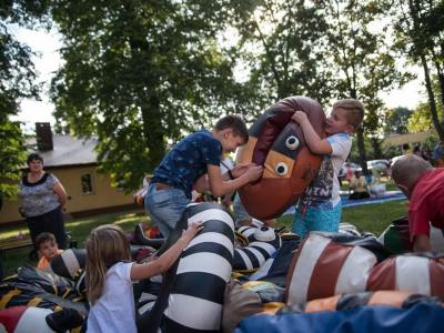 FOTORELACJA z Glinojecka i Starego Gralewo | Karawana. Wędrujący Festiwal Sztuki i Animacji 2019