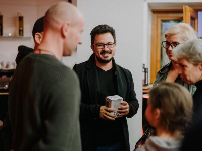 FOTORELACJA ze spektaklu Teatru Mazowieckiego NIEBEZPIECZNA GRA