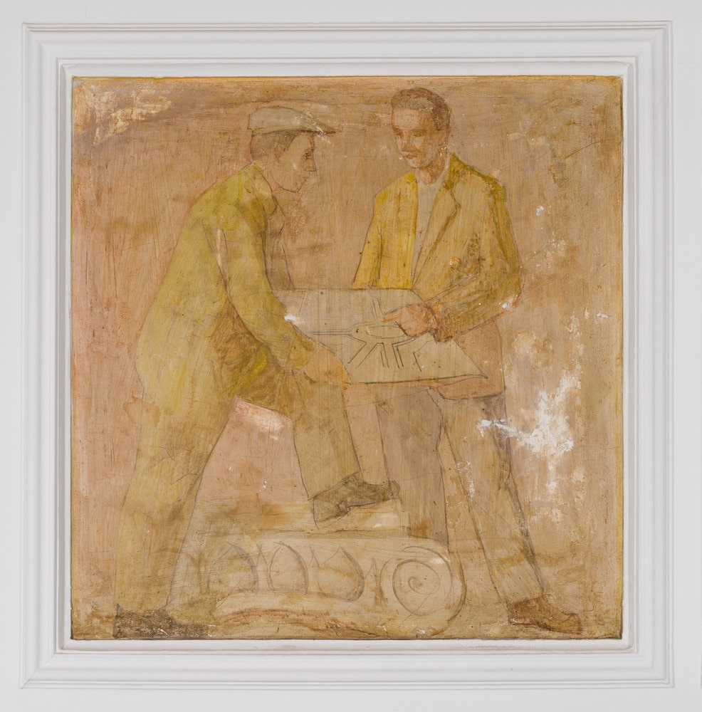malunek ścienny przed renowacją przedstawiający dwóch mężczyzn trzymających plan miasta